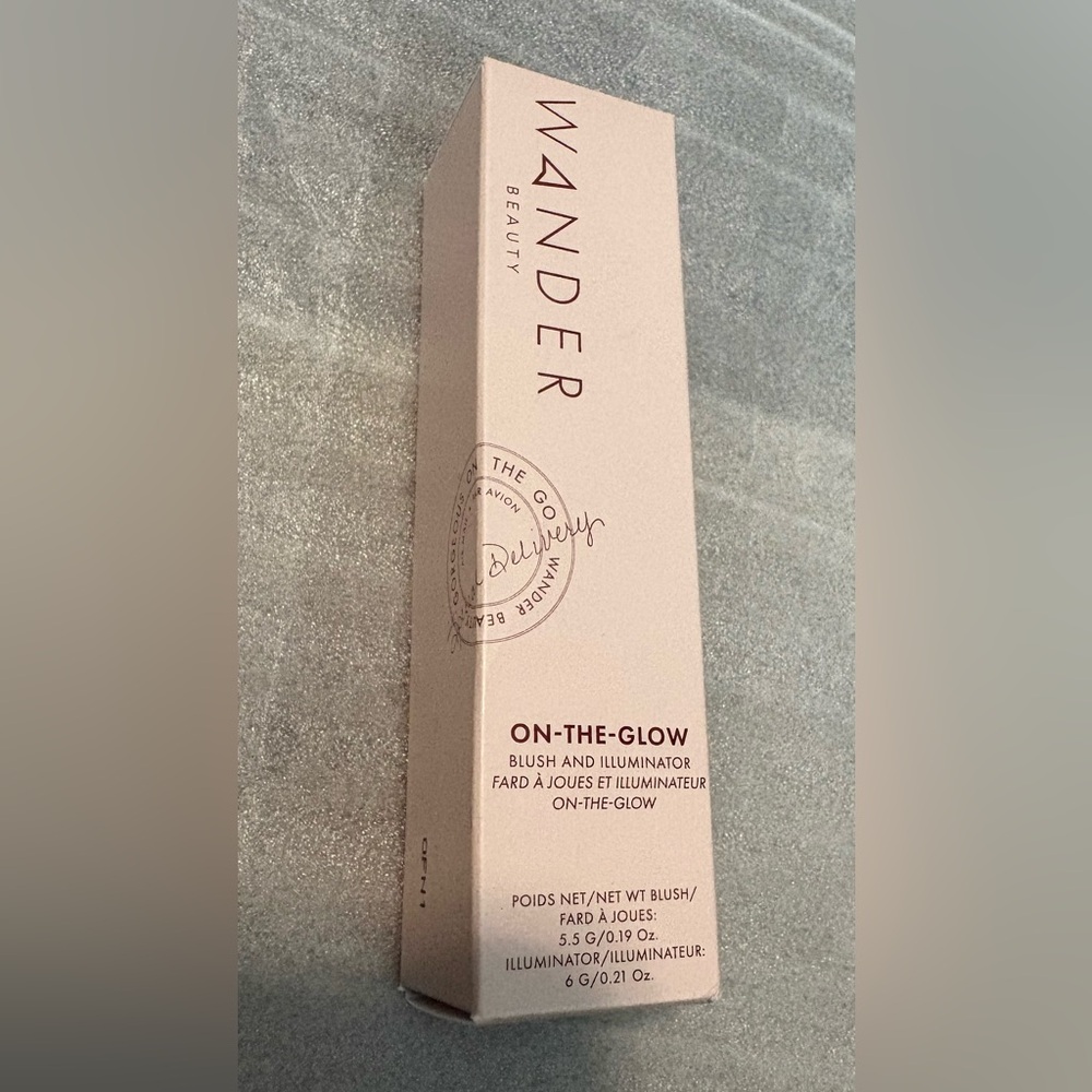 Wander Beauty On-the-Glow Blush and Illuminator - Strawberry Fields- Nude Glow